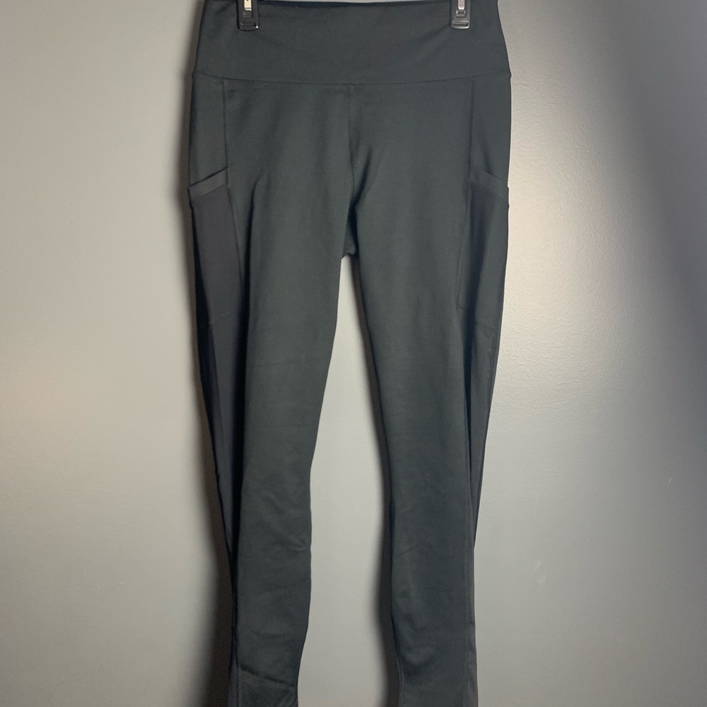 NWT Fabletics Powerhold Pocket Leggings - Black